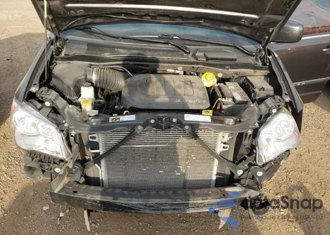 2015 Chrysler Town & Country Touring z USA, uszkodzony, nr VIN 2C4RC1BG0FR716636